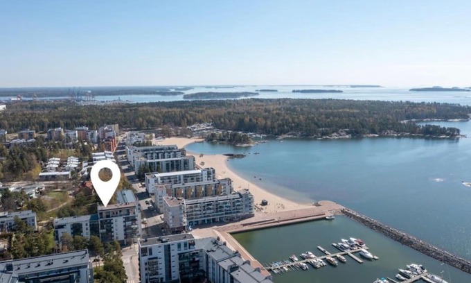 Itainen District Apartment | Spacious One-Bedroom Near the Sea - Rated 8.8/10