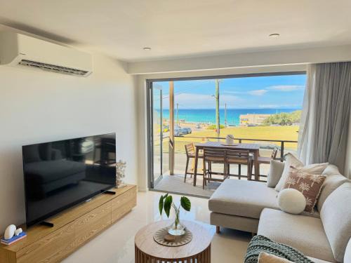 Merewether Apartment | Merewether By The Beaches Newcastle, Free Parking, Ocean View