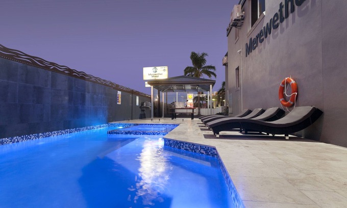 Merewether Hotel | Guest Rated 9/10 at Merewether Motel with Pool & Spa