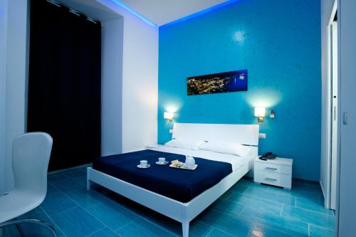 Mergellina Hotel | Discover MergellinaResort: Family-Friendly with Hot Tub
