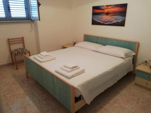 Marina San Gregorio Apartment | Pet-Friendly Retreat at La Meridiana 2 - Rated 9.5/10