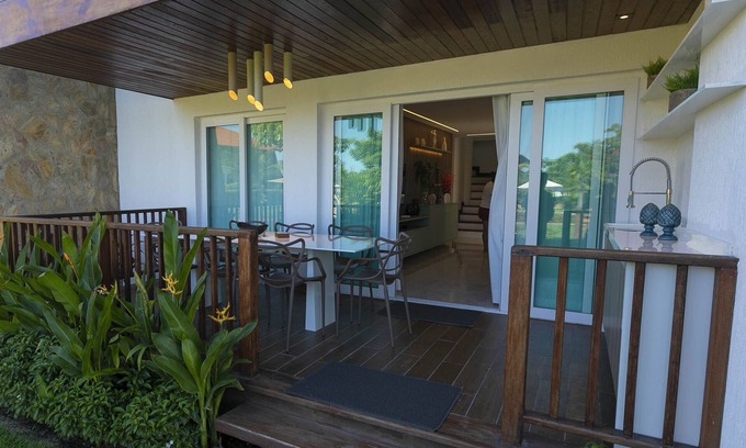 Praia dos Carneiros House | Inviting Meridional Flat Carneiros with Ocean View & Pool