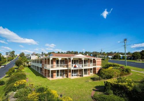 Merimbula Hotel | Cozy Merimbula Sapphire Motel with Ocean View & Pool