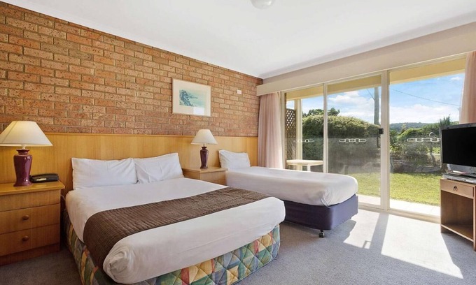 Merimbula Hotel | Discover Merimbula Sapphire Motel: Family-Friendly Getaway