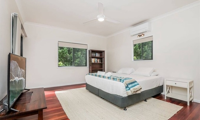 Agnes Water Apartment | Pet-Friendly Retreat at Merindah in Agnes Water