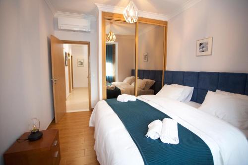 Agualva-Cacem Apartment | Top-Rated Meriteluna Sky - Oceanfront Stay Near Lisbon