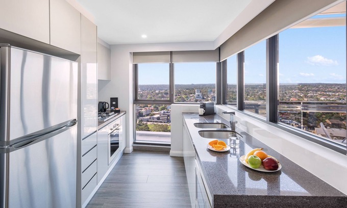 Parramatta Apartment | Experience Meriton Suites Church Street, Parramatta - 5 Star Comfort