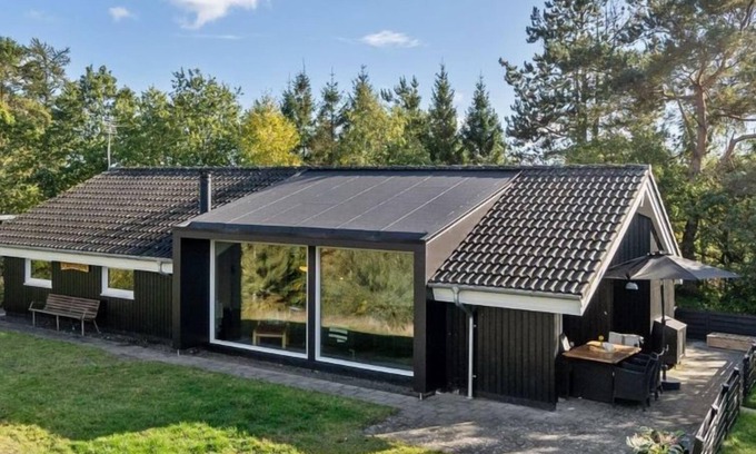 Femmøller House | Relax at "Merja" - Oceanfront Getaway with Spa & Kitchen