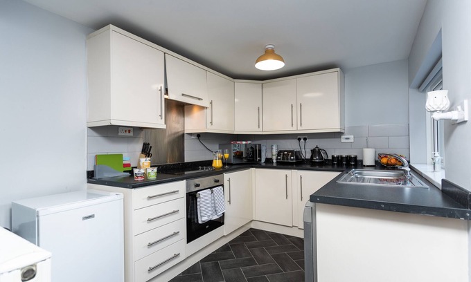 North Bitchburn House | Pet-Friendly Merlin Superior Holiday Home with Top Reviews