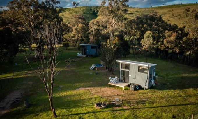 Windeyer House | Explore Merlot Tiny House: Family-Friendly Retreat Awaits