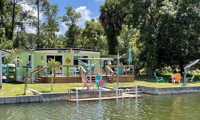 Weeki Wachee Gardens House | Mermaid Life: Family-Friendly Retreat with Gulf Access