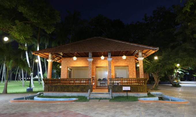 Kelambakkam Hotel | Relax at Mermaid Resort Kelambakkam with Pool and Spa