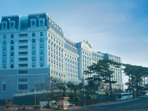Phuong 10 Hotel | Experience MerPerle Dalat Hotel: 5-Star Oceanfront Bliss