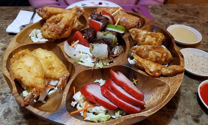 Mountain View Hotel | Discover Merrill Field Inn: Family-Friendly with Dining Options
