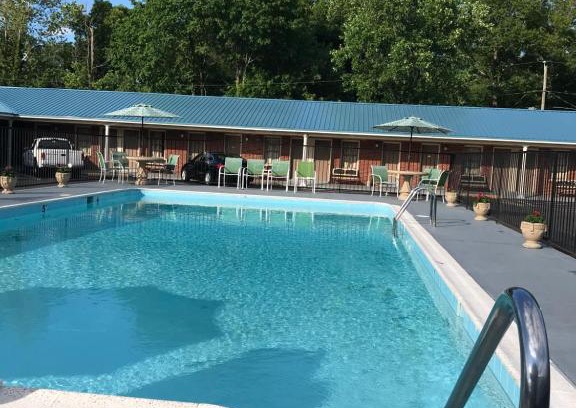 Williamsburg Hotel | Family-Friendly Merrimac Inn & Suites with Oceanfront Views