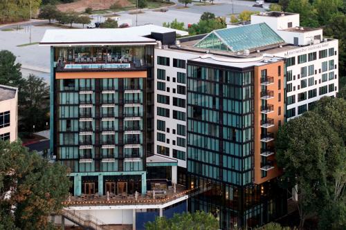 Town Center Hotel | Discover Merriweather Lakehouse Hotel: Oceanfront Retreat