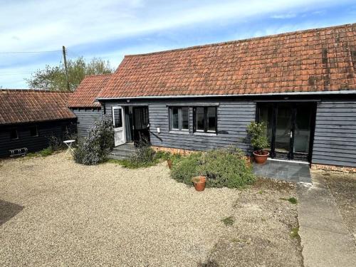 Layer Marney Apartment | Discover Mersea's Hidden Gem: Pet-Friendly Retreat Awaits