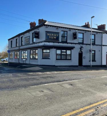 Widnes Hotel | Cozy Mersey View Hotel & Pub: Pet-Friendly with Breakfast