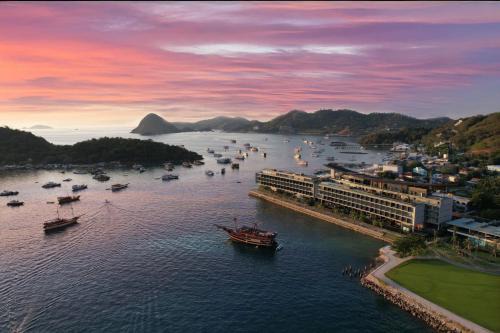Labuan Bajo Resort | Elegant Meruorah Komodo in Labuan Bajo with Ocean Views