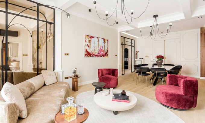 Chaillot Apartment | Elegant 6 Bedroom Retreat near Champs Elysees - Rated 10/10
