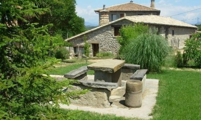 Samitier Cottage | Cozy Mesón de Samitier Apartments with Kitchen for 4 Guests