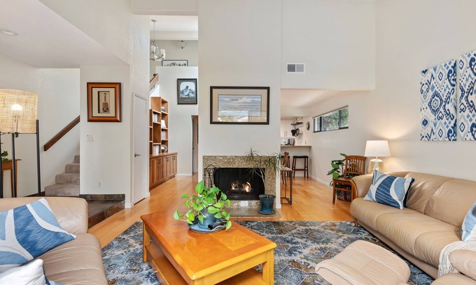 West Mesa House | Mesa Cliff Place: Prime Santa Barbara Townhome Awaits