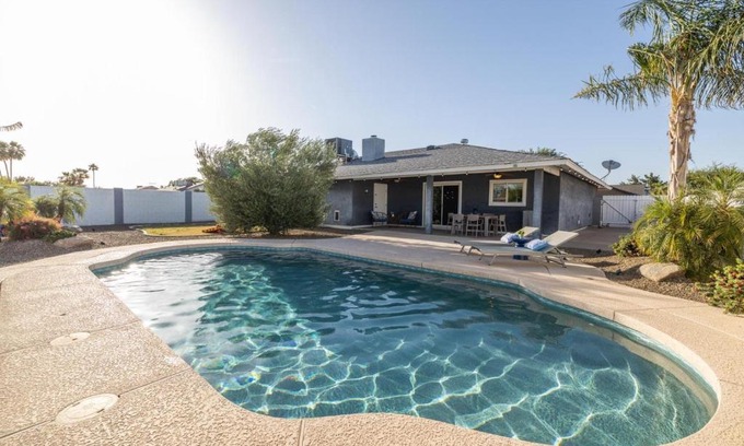 Mesa House | Discover Mesa Garnet: Family-Friendly with Pool & Breakfast