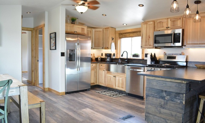 Cortez House | Explore Mesa Shred Cortez: Pet-Friendly with Lake Views