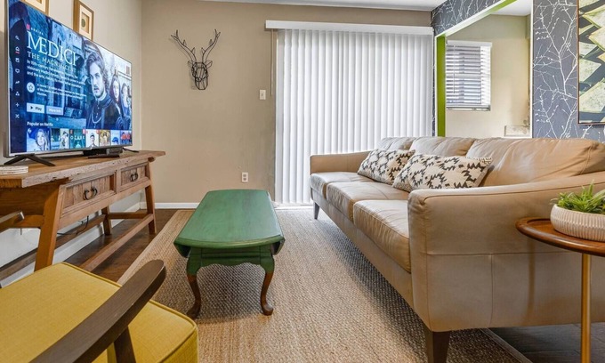 College Station Apartment | Explore Mesa Verde: Prime Location & Cozy King Beds Await