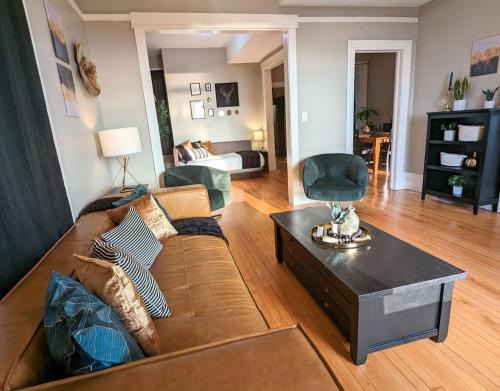 Observation Hill Apartment | Mesaba 3 Lake View Historic Condo