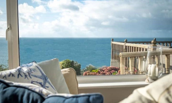 Seaton Cottage | Scenic Sea Views Over Cornwall Beach with Family-Friendly Perks