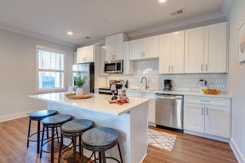 Melrose House | Family-Friendly Stay at Nashville's 805B Bradford Ave #101