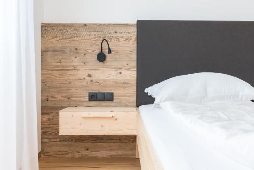 Rasa Apartment | Mesnerhof Chalet: Pet-Friendly Oceanfront Retreat Awaits