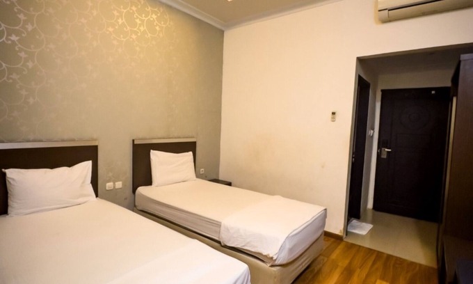 Sampit Hotel | Budget-Friendly Stay at Mess MT Haryono with Breakfast