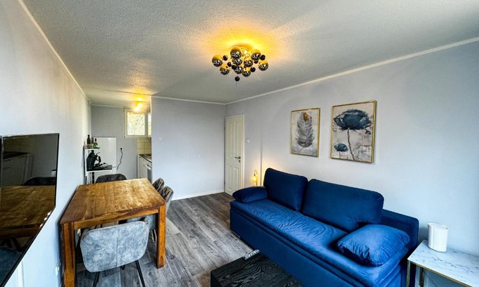Mittelfeld Apartment | Family-Friendly Messenah for 5 with Free Parking
