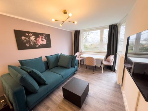 Mittelfeld Apartment | Comfortable Messewohnung for 4 with Free Parking