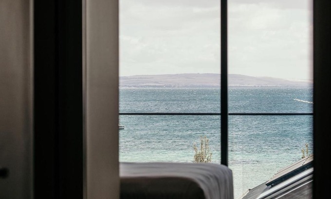 Port Lincoln Apartment | Oceanfront Met Apartments - 4 Star, Guest Rated 9.7/10