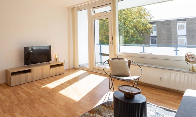 Erkrath Apartment | Modern Apartment with Balcony in Erkrath-Hochdahl