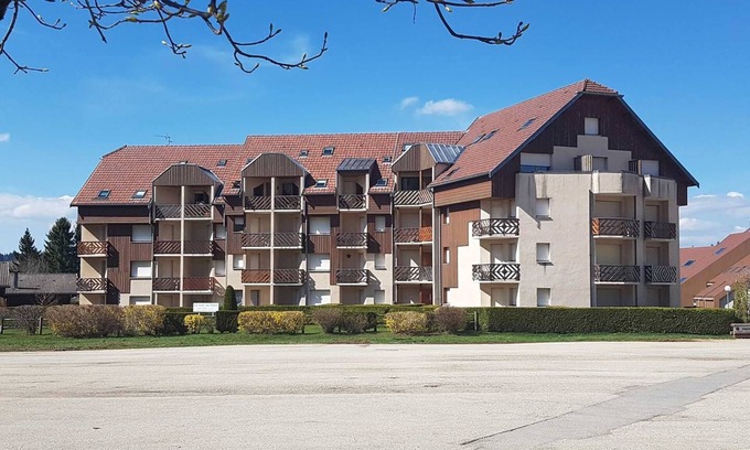 Metabief Apartment | Metabief Beausoleil Apartment for 6: Pool & Breakfast Included