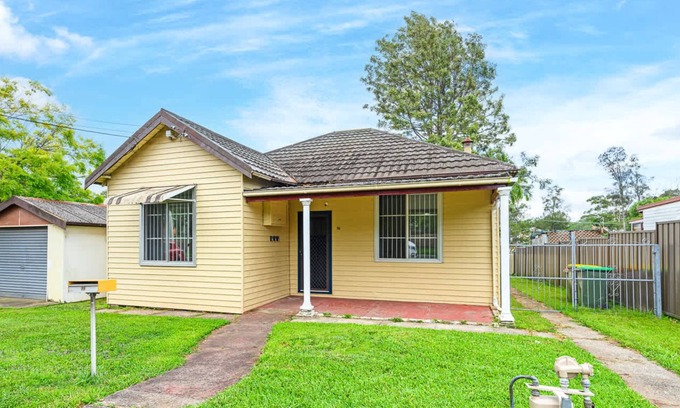Parramatta Condo | Cozy Room at MetaWise Parramatta with Free Breakfast & WIFI