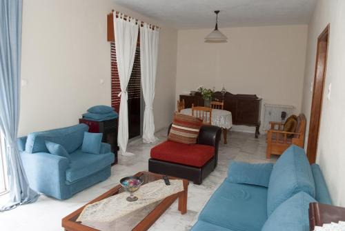 Trikala Apartment | Budget-Friendly Stay at Meteora Christian's Place