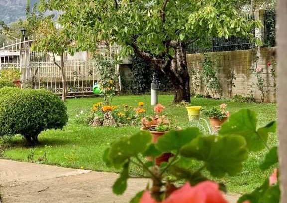 Kalambaka Apartment | Stunning Meteora View Garden: Family & Pet Friendly Retreat