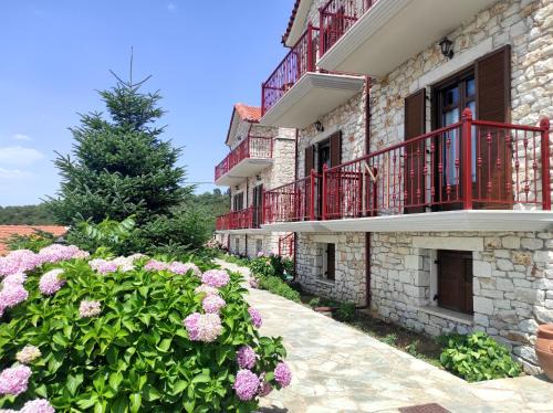 Varvitsa House | Meterizi Guesthouse: Pet-Friendly Retreat with Top Ratings