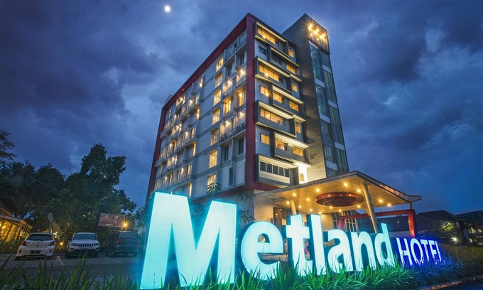 North Cirebon Hotel | Discover Metland Hotel Cirebon: Spa & Family-Friendly Stays