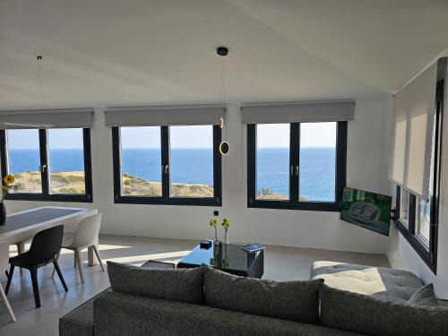 Myrtos House | Top-Rated Metochi Olokalon: Family-Friendly Retreat in Sidonia