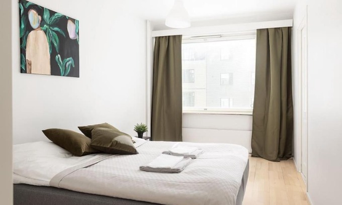 Alppiharju Apartment | Convenient KALLIO Apartment with Netflix & Easy Metro Access