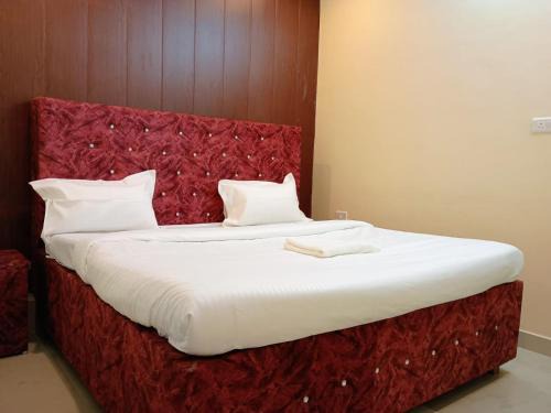 Mohangarh Hotel | Budget-Friendly Metro Regency: Couples Welcome in Lucknow