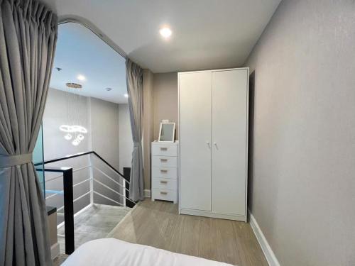 Bang Sue Apartment | Discover Metro Sky Prachachuen with Pool & Family-Friendly Fun