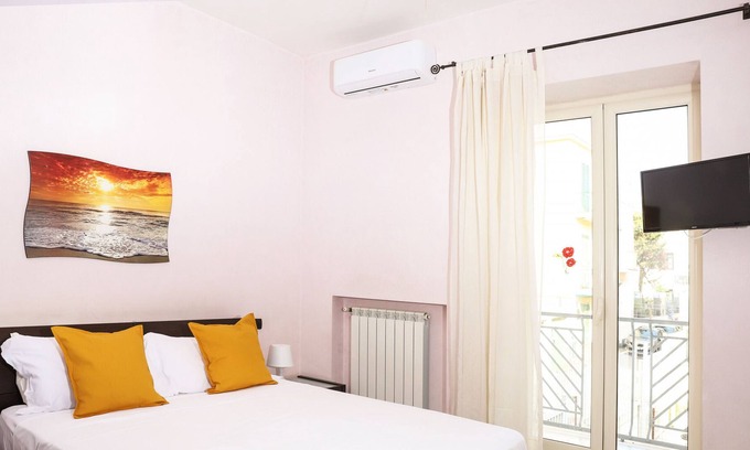 Pozzuoli Apartment | Cozy Metro Solfatara Apartment - Perfect for Families & Pets