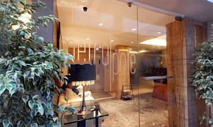 Ballygunge Hotel | Discover Metropole: Family-Friendly Hotel with Dining Options